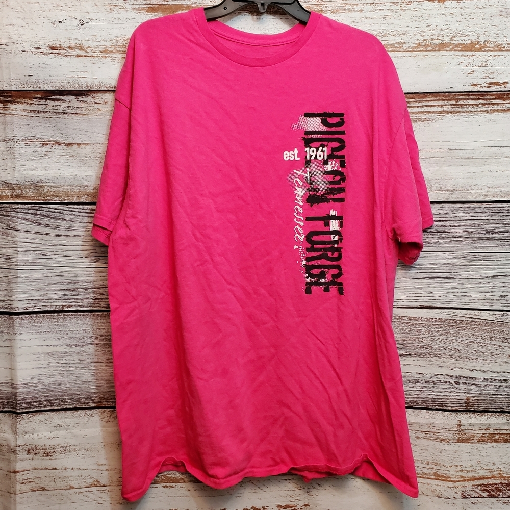 Gildan Pigeon Forge Graphic Tshirt